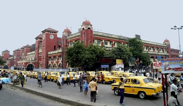 Howrah Junction Railway Station: Code, Platforms, Trains, Facilities, Nearby Places & Travel Tips
