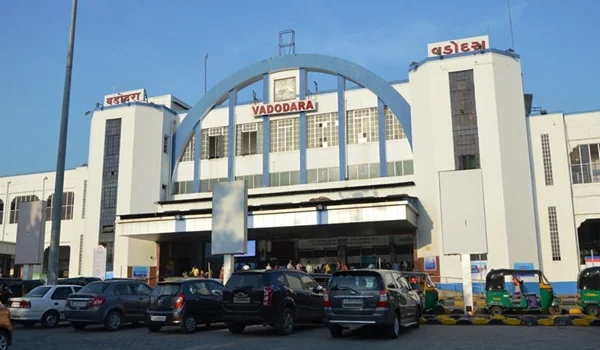 Vadodara Junction Railway Station: Code, Platforms, Trains, Facilities, Nearby Places & Travel Tips